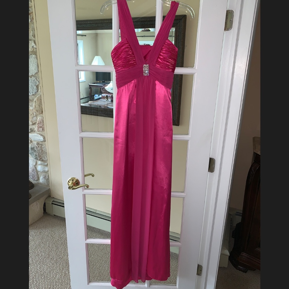 Morgan & Co. Formal prom dress